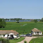 Mariahoeve-logies #veenhuisje