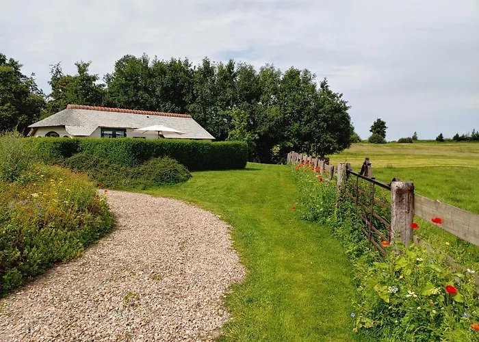 Mariahoeve-logies #veenhuisje * Woubrugge